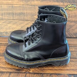 Dr. Martens 1460 Combat Boots Mens 7 Black Leather 8 Eyelet Air Wair